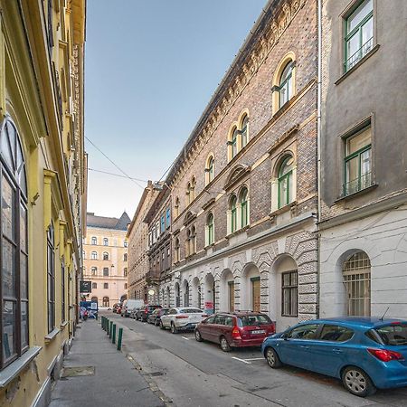 District 6Th Sense Apartment Budapest Exteriör bild